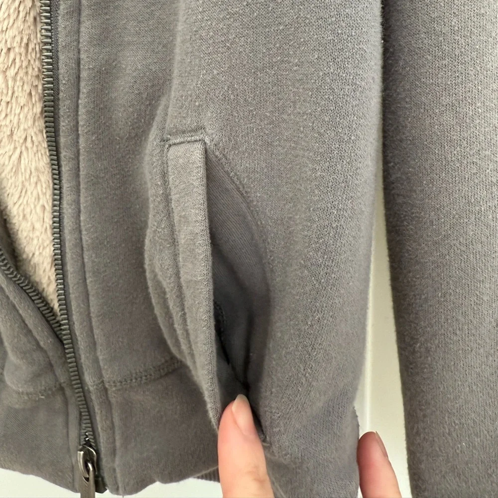 Abercrombie & Fitch Kids Gray jacket size 5-6 boys